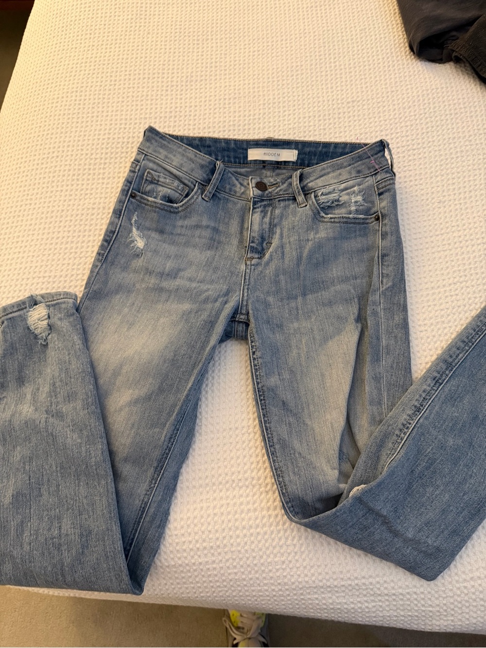 🗽Hidden Los Angeles Skinny Jeans with Subtle Distressing